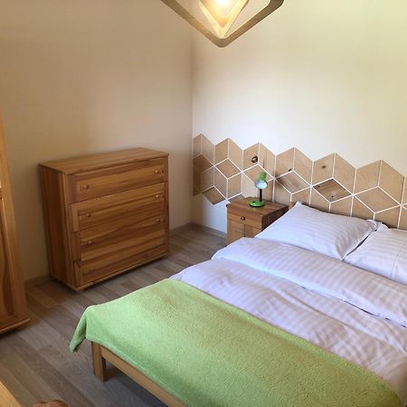 Apartament Miodowy Waksmund-Nowytarg ภายนอก รูปภาพ